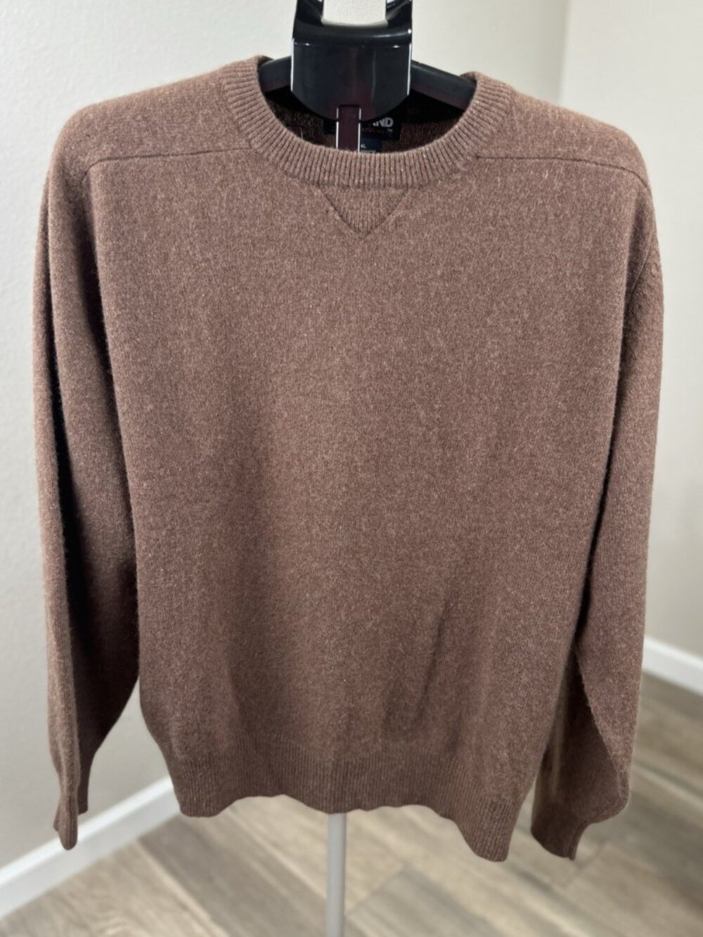 Kirkland Signature Men’s XXL 100% Cashmere Brown Crewneck Sweater